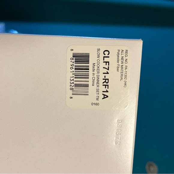 American Girl Slow Cooker Dinner Set NIB - Picture 2 of 2